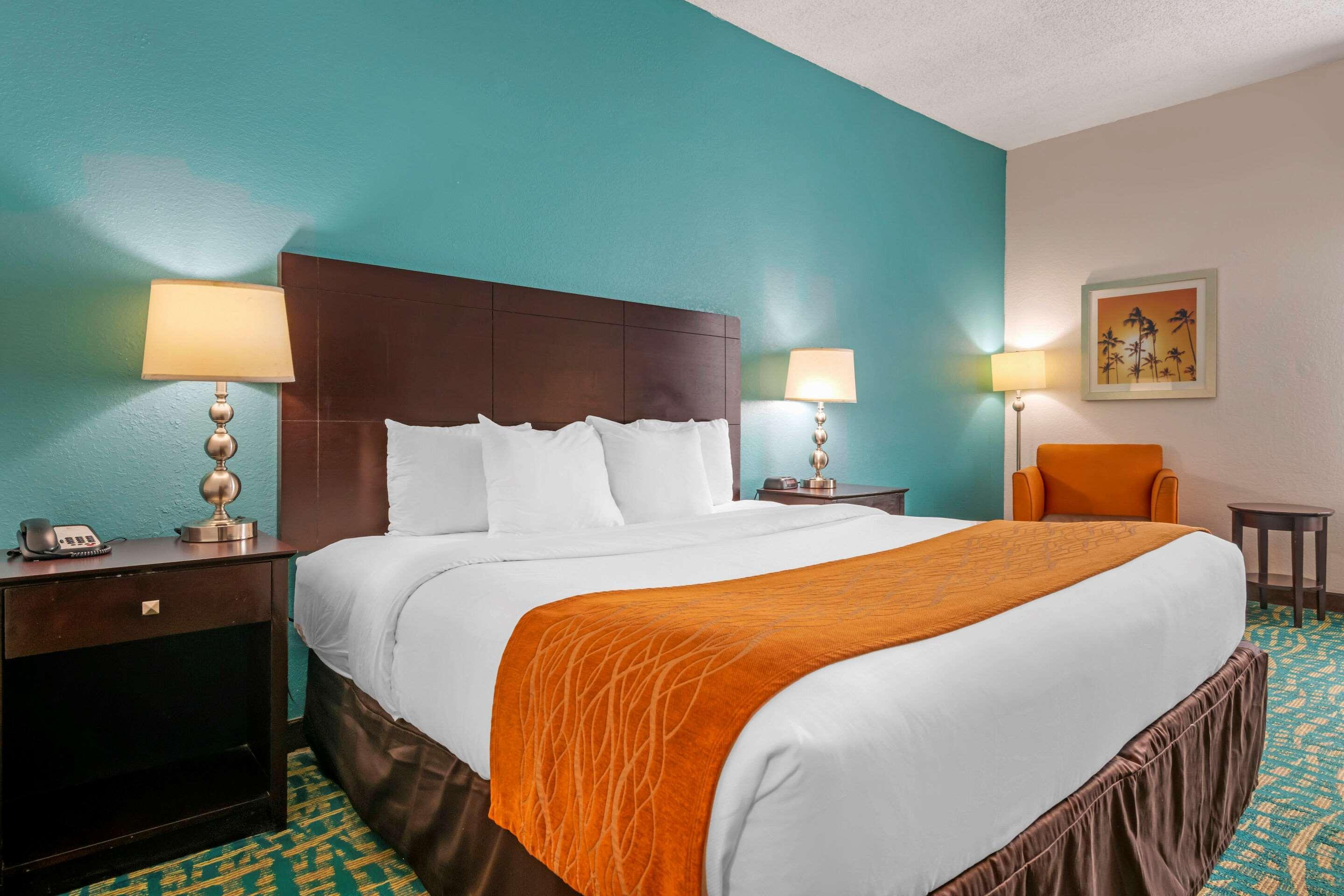 Comfort Inn & Suites Fort Lauderdale West Turnpike Exterior photo